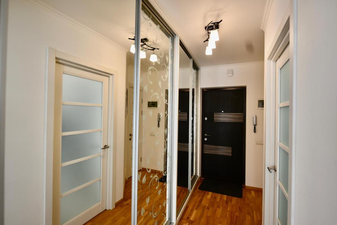 Cozy Apartment Next To The Park Тернополь Экстерьер фото