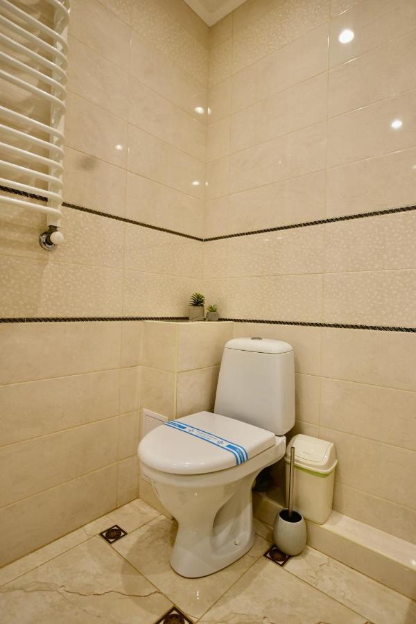 Cozy Apartment Next To The Park Тернополь Экстерьер фото